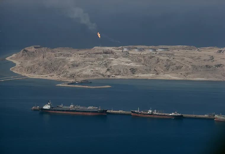 Tráfico en estrecho de Ormuz cae por tensión EE.UU.-Irán