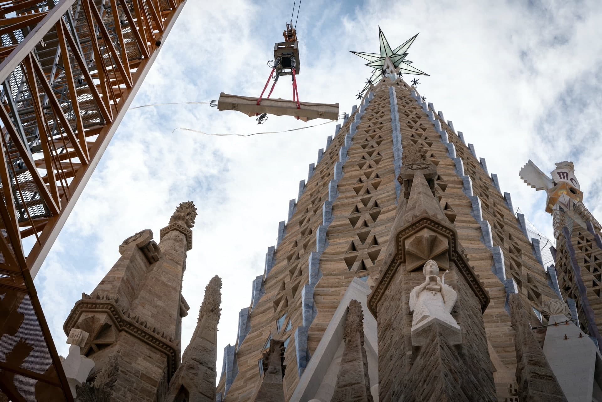 Sagrada Familia rompe récord con 4,9 millones de visitantes en 2025 ...