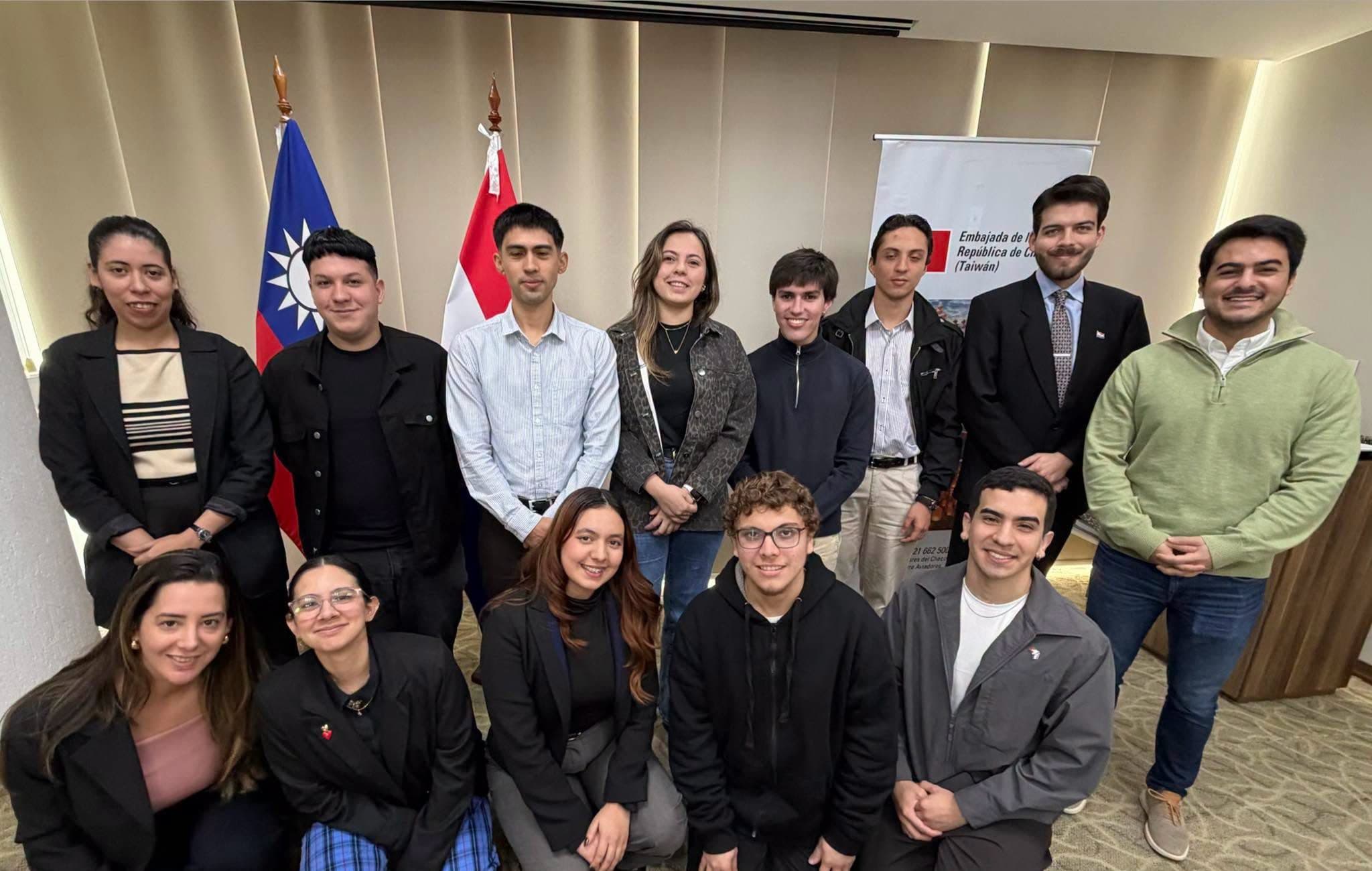 Catorce estudiantes paraguayos ganan la beca internacional ICDF para Taiwán