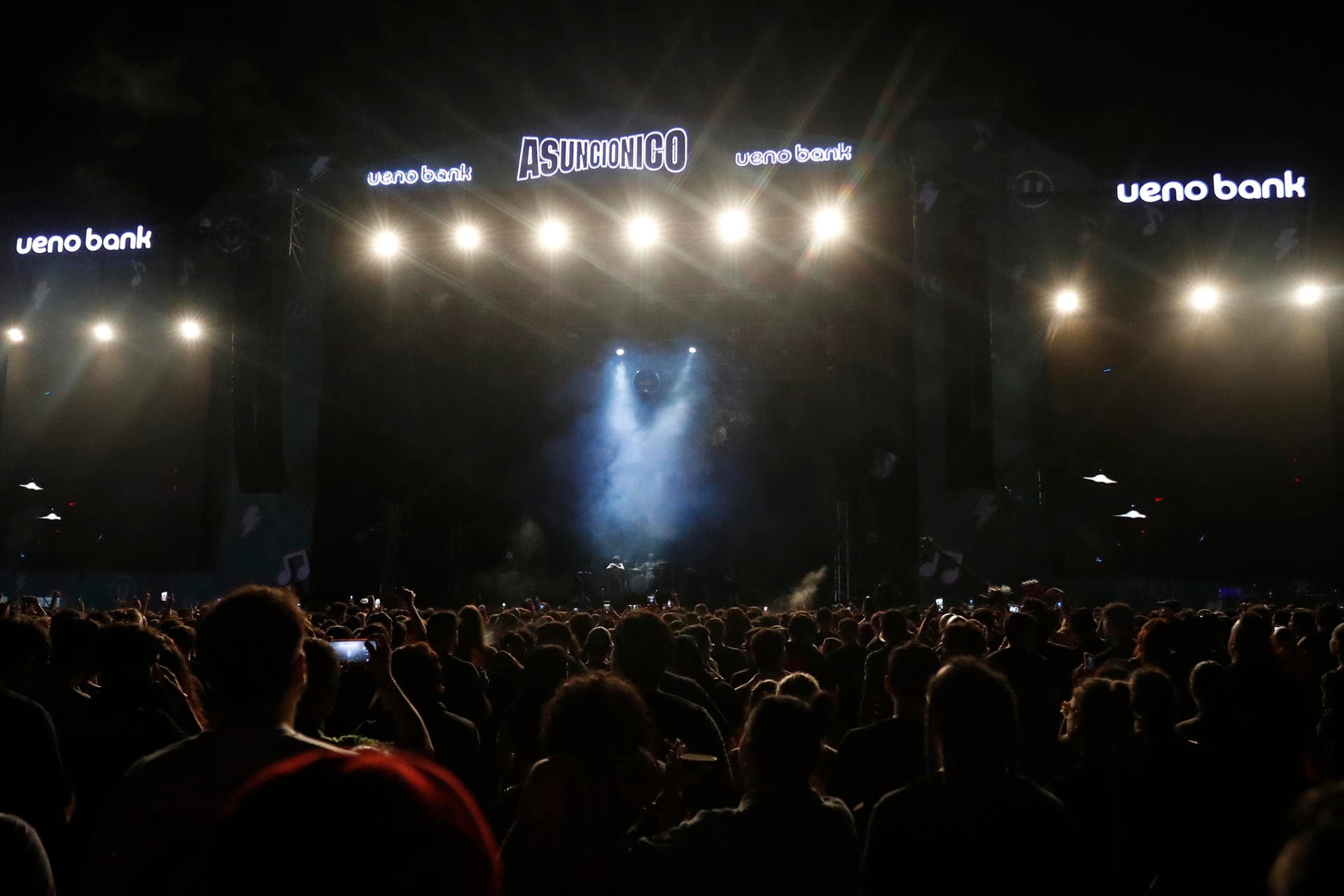 Asuncionico arrancó con Deftones y sigue hoy con Sabrina Carpenter