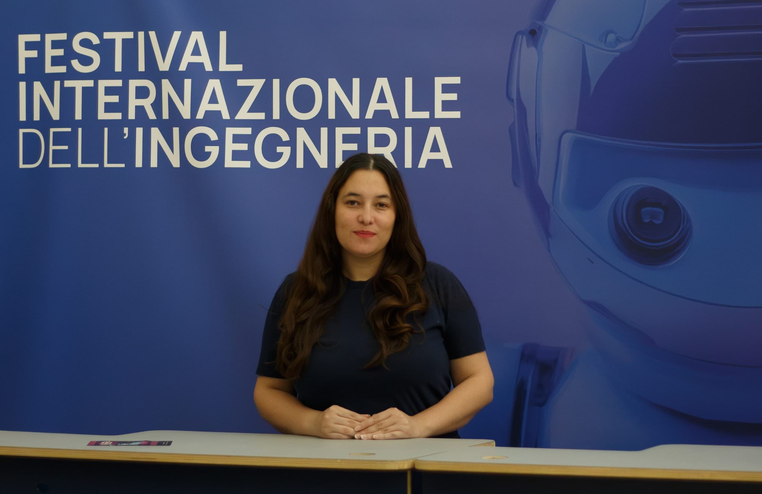 Paraguaya integra equipo premiado en Italia por un calcetín inteligente