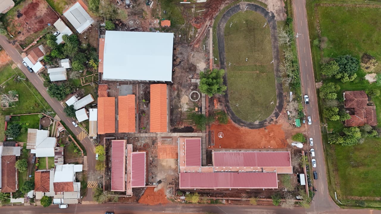 Centros Educativos Modelo avanzan en 15 departamentos y Coronel Oviedo entra en etapa final