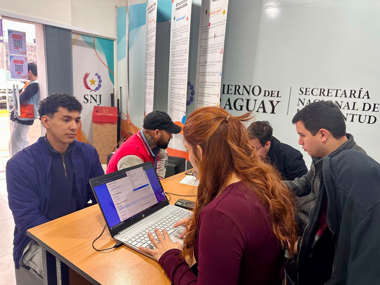 Más de 2.000 becas universitarias disponibles hoy en la Expo Paraguay 2026