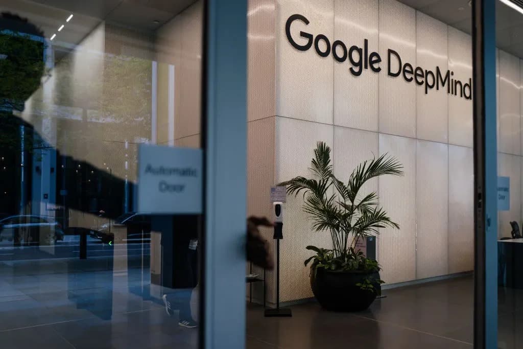 Google DeepMind abrirá en Reino Unido su primer laboratorio de IA totalmente robotizado